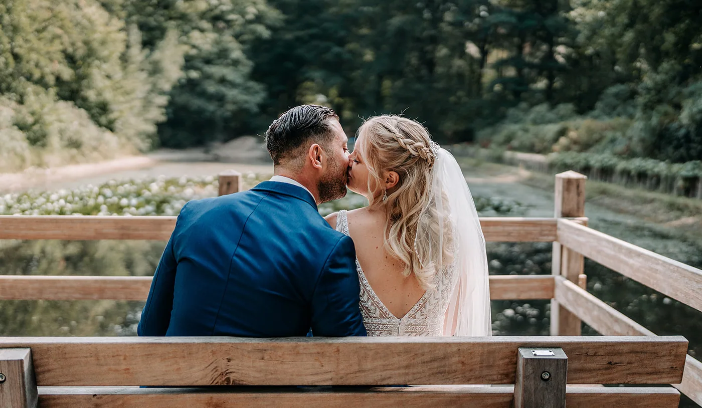 Bente & Jeroen, trouwfotografie bij Auberge du Bonheur in Tilburg: foto 4