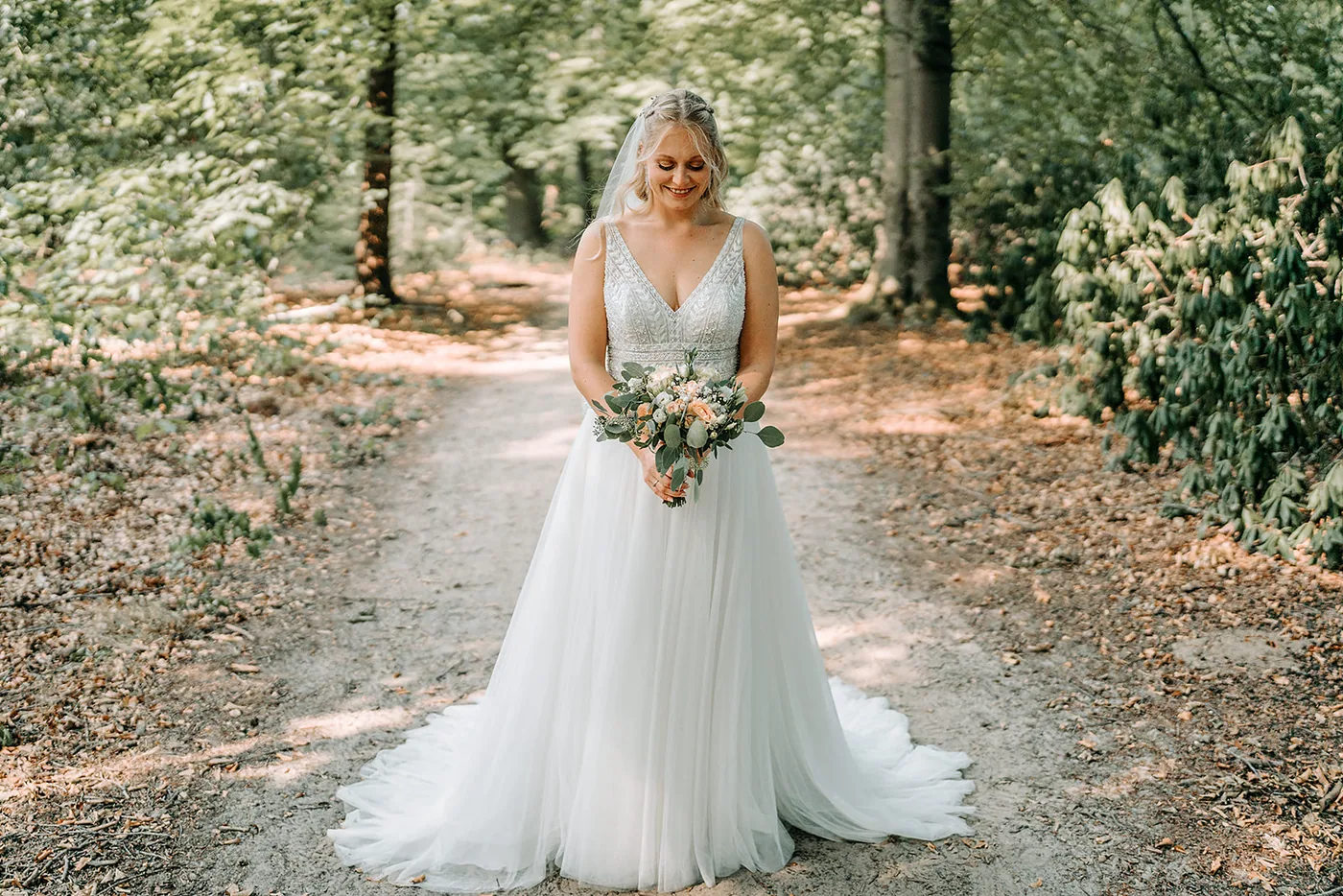 Bente & Jeroen, trouwfotografie bij Auberge du Bonheur in Tilburg: foto 7