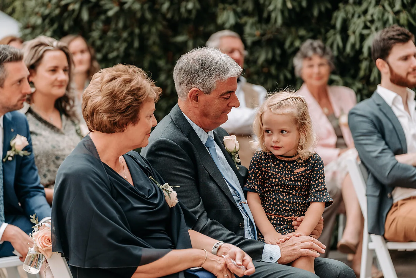 Bente & Jeroen, trouwfotografie bij Auberge du Bonheur in Tilburg: foto 11