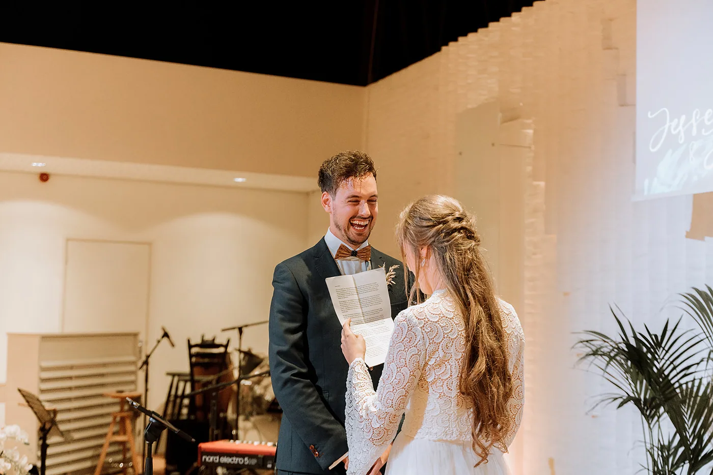 Joëlle & Jesse, trouwfotografie bij Centrum en haven in Maassluis: foto 14