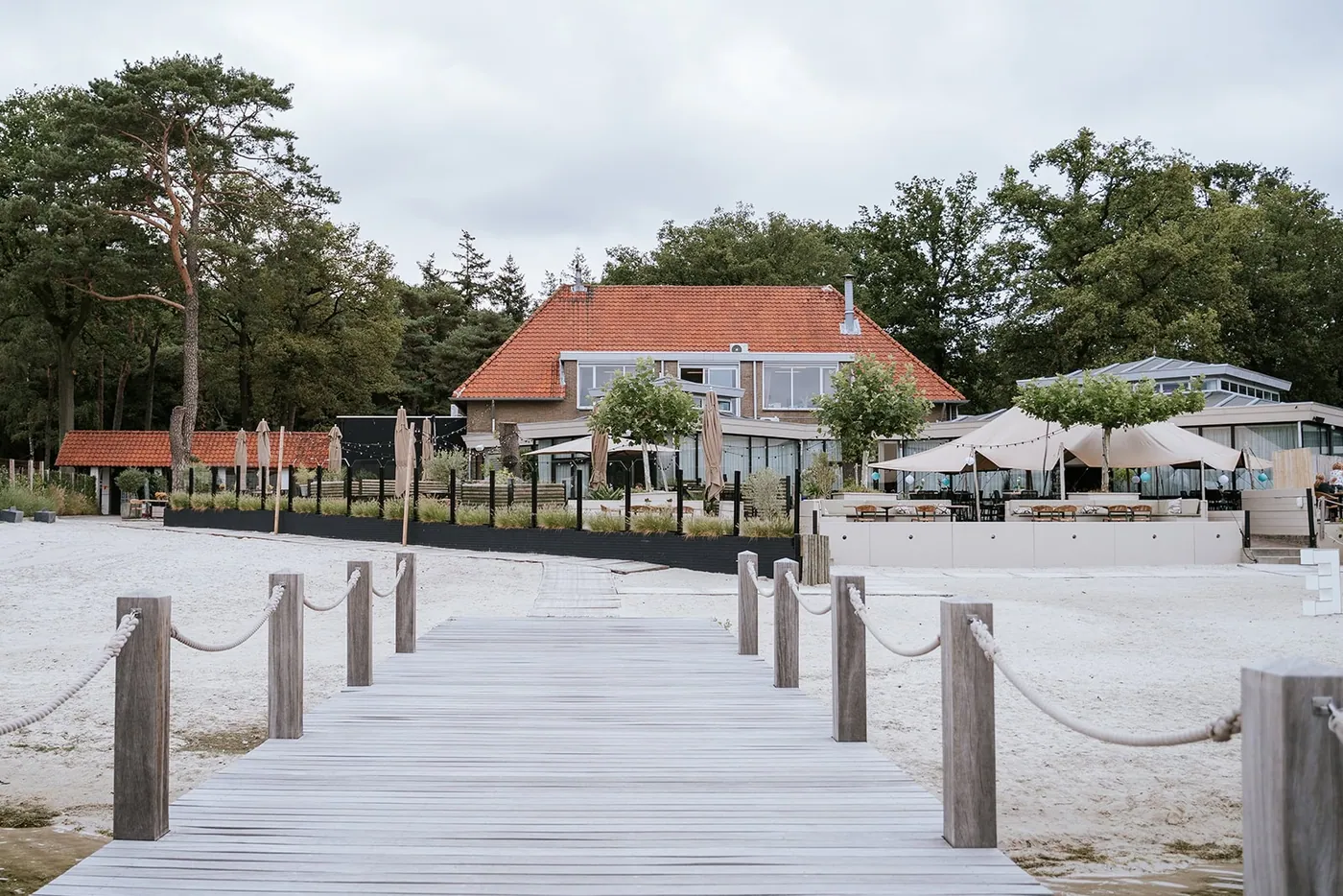 Lydwine & Marco, trouwfotografie bij De IJzeren Man in Vught: foto 2