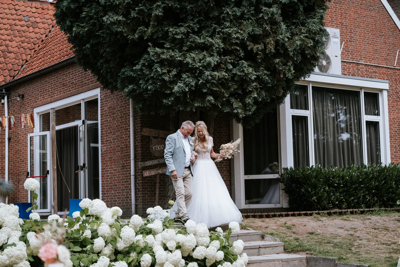 Charlotte & Jeroen, bruiloft bij De Phil, Tilburg, foto 45