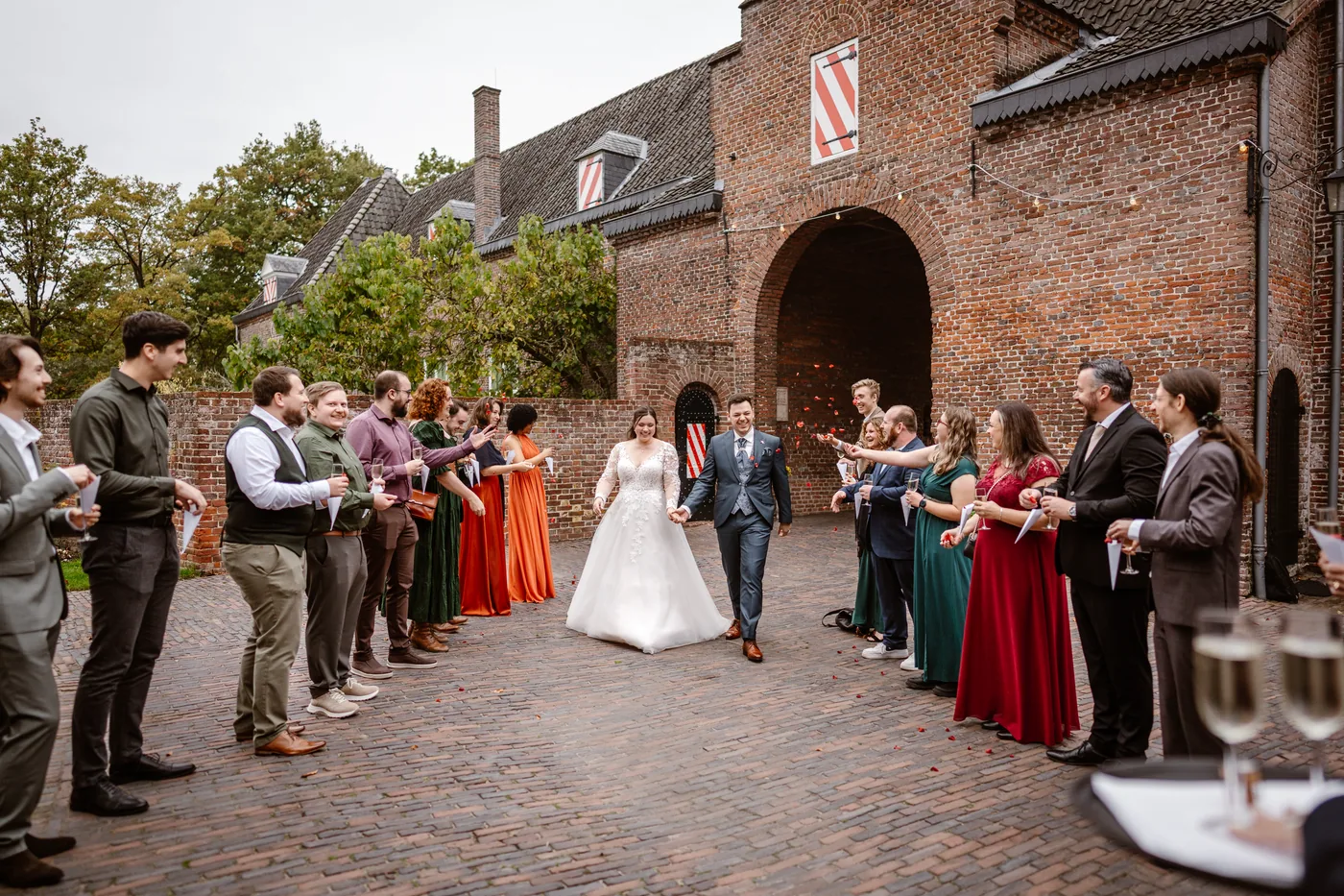Dyonne & Nick, bruiloft bij Een kasteel, Nederland, foto 73