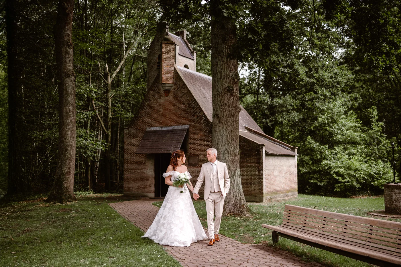 Hester & Joost, trouwfotografie bij Bosch en Duin in Udenhout: foto 2